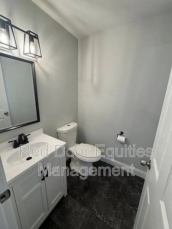 2 bed, 1.5 bath, 1060 sqft, $2,000 — Photo 4