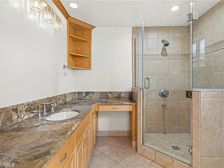 6508 Mammoth Ave — Photo 26