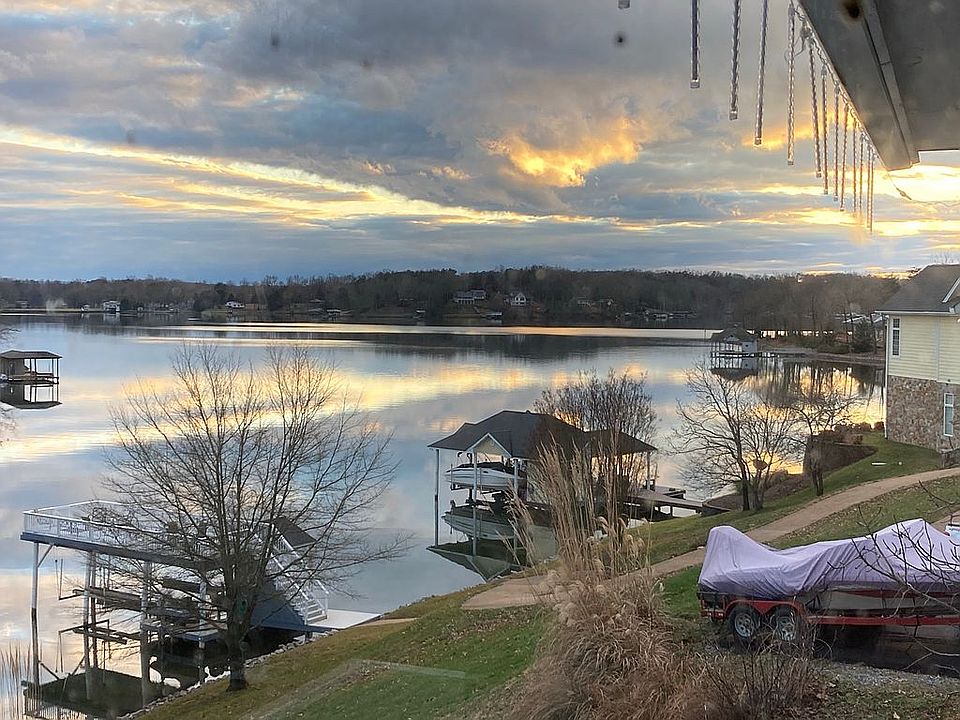 1st image of 435 Buck Run Dr