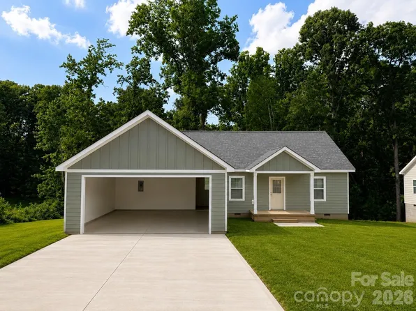 1167 Creekwood Dr, Morganton, NC 28655