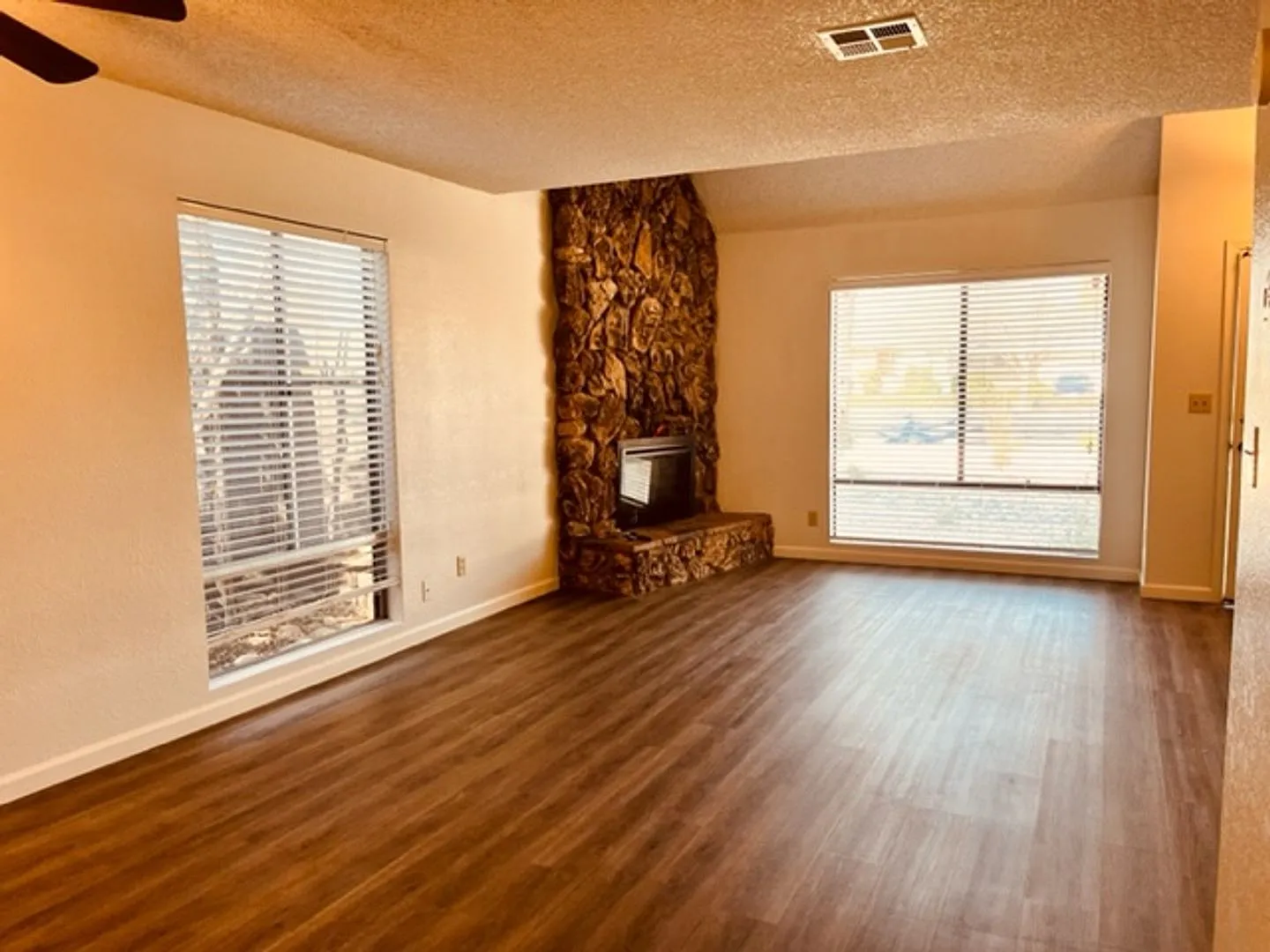 6217ri — Photo 3