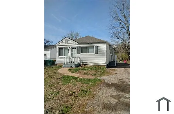 9813 Green Valley Dr photo 1