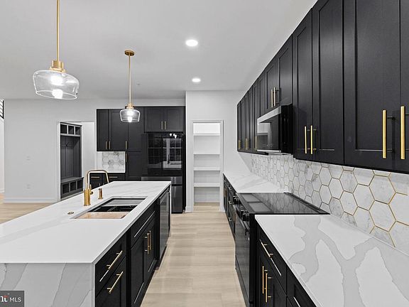 3rd image of 237 Brock Bridge Rd