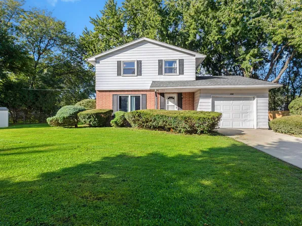 104 Hedge Ct, La Porte, IN 46350