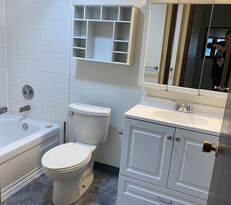 2nd image of 4953 Dartmouth Dr #9