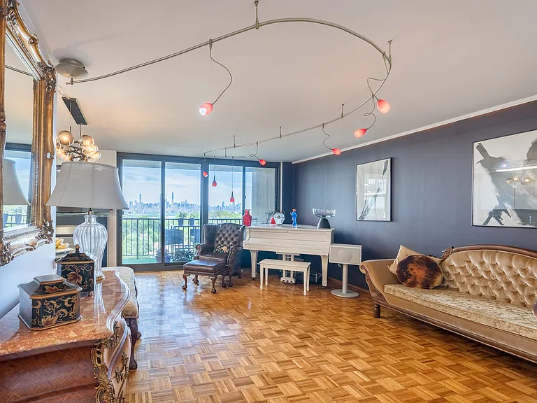 200 Winston Dr #718 — Photo 10