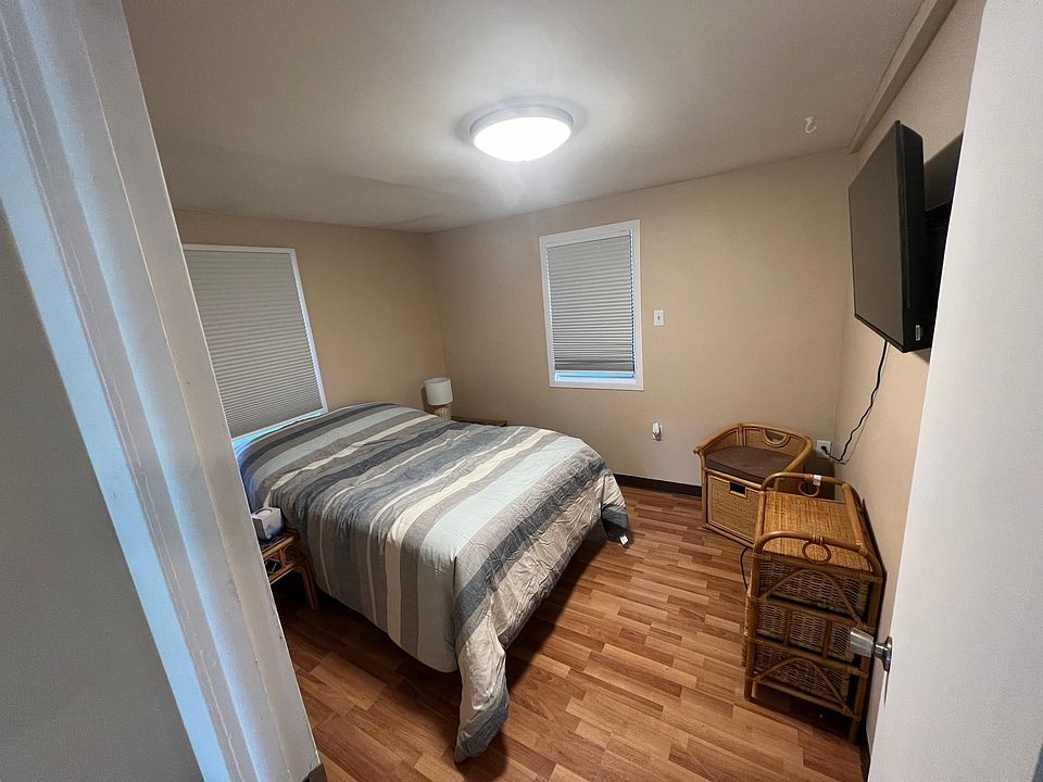 1st image of 305 Vine Ave #307