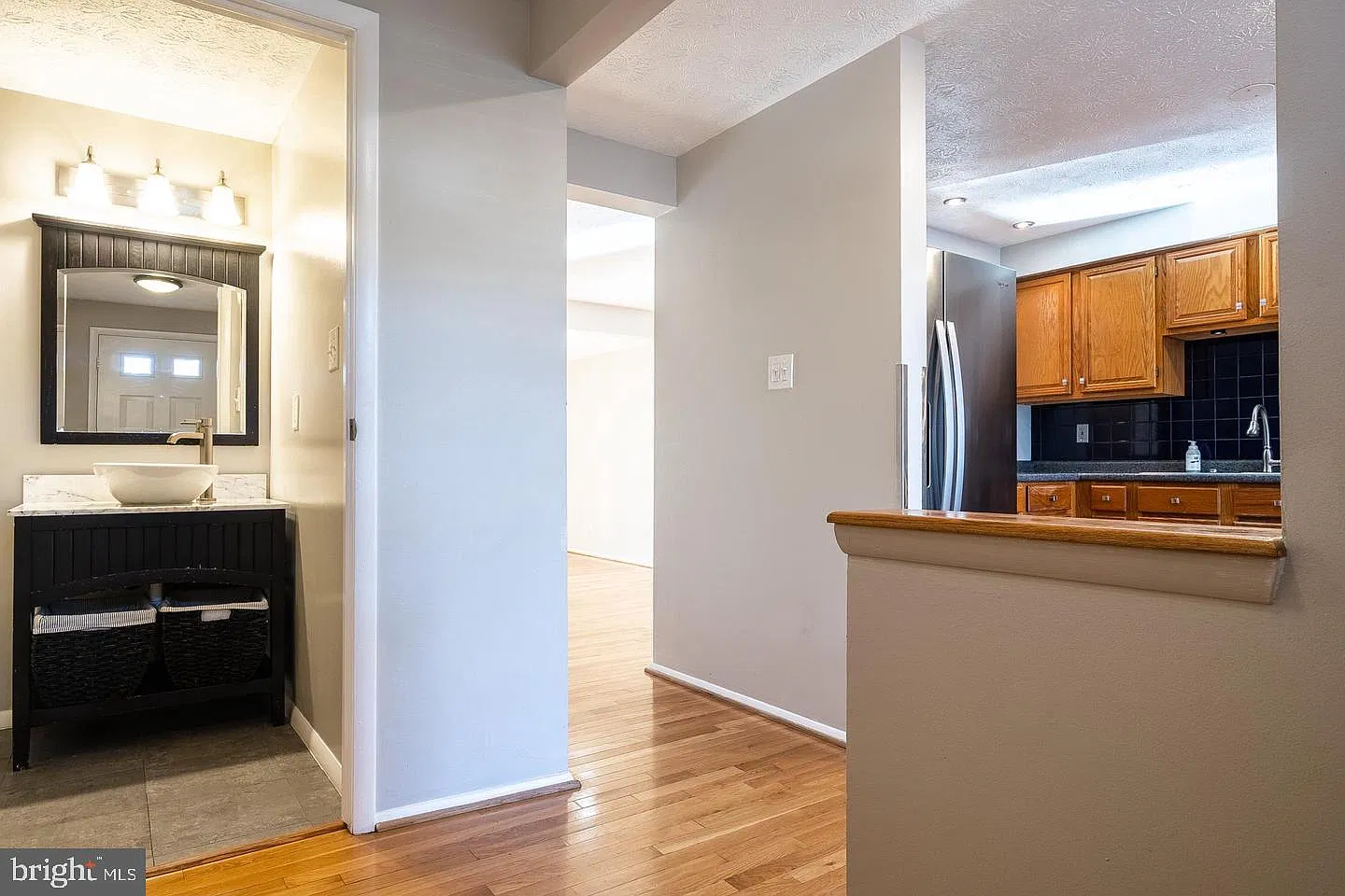 3 bed, 4.0 bath, 1700 sqft, $3,500 — Photo 3