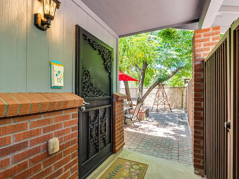 2724 N Gill Ave — Photo 8