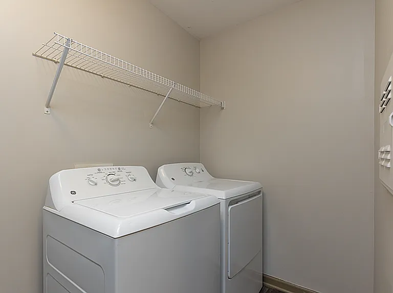 Flat - Washer & Dryer