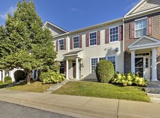 1058 Traditions Trl, Chaska, MN 55318