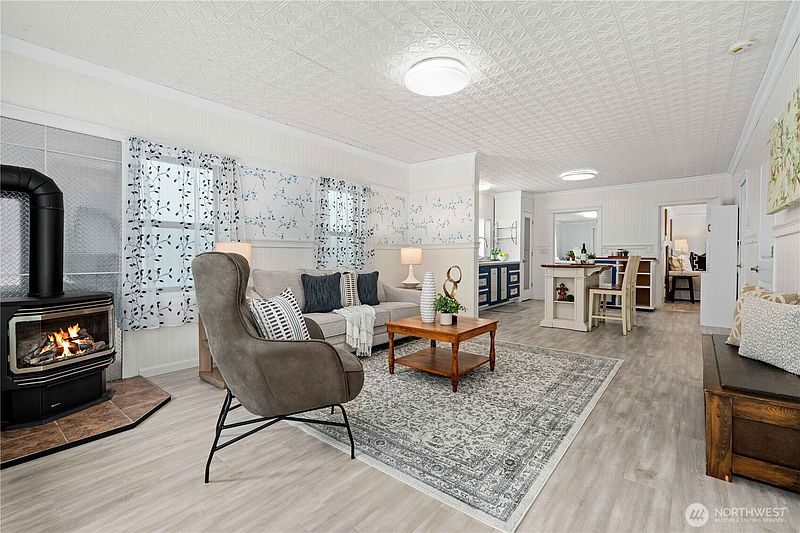 5th image of 8291 Doone Avenue SE
