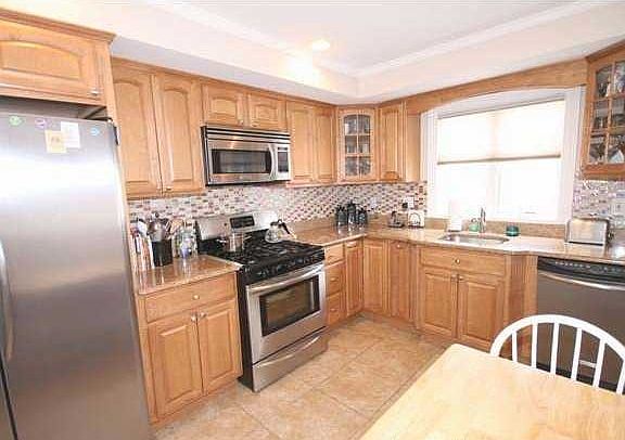 3rd image of 368 Neal Dow Ave
