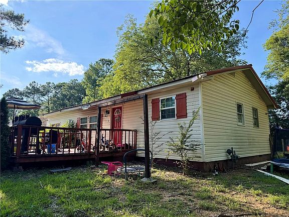 3rd image of 322 Circle Dr