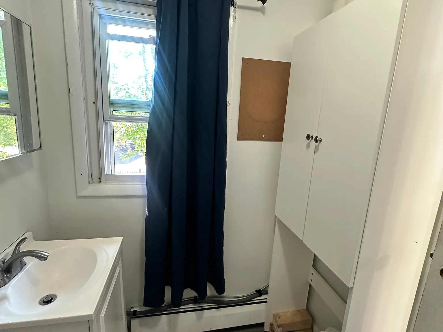 4 bed, $3,450 — Photo 1