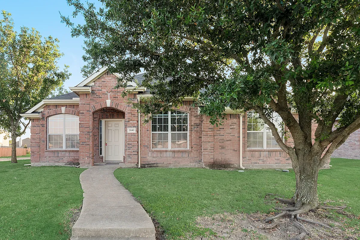 4 bed, 2179 sqft, $3,100 — Photo 2