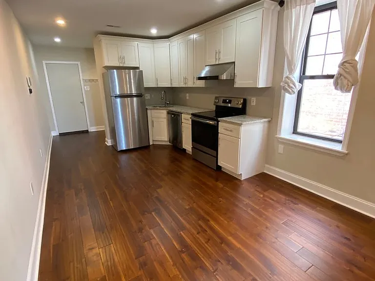 1639 S Broad St — Photo 7