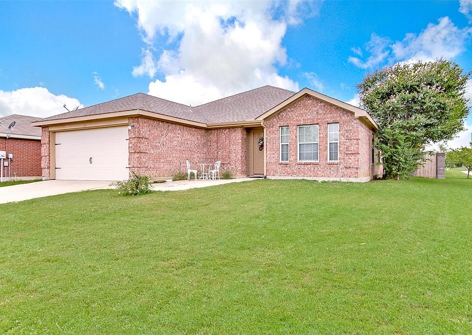 1st image of 900 McKavett Dr