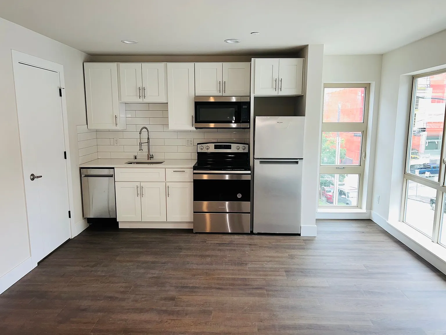 South Lane Apartments — Photo 3