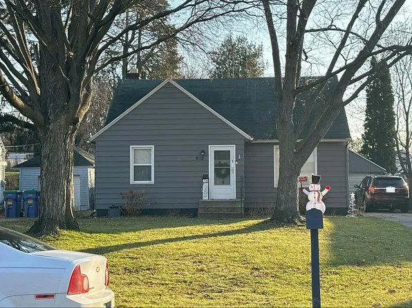 612 Shawmut Blvd NW, Grand Rapids, MI 49504