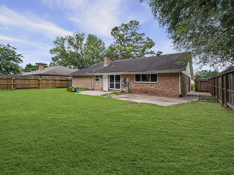 10935 Silkwood Dr — Photo 20