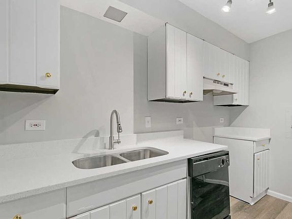 4th image of 2418 N Kennicott Dr APT 2D