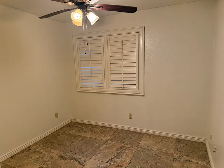 1865 E Kirkland Ln — Photo 9