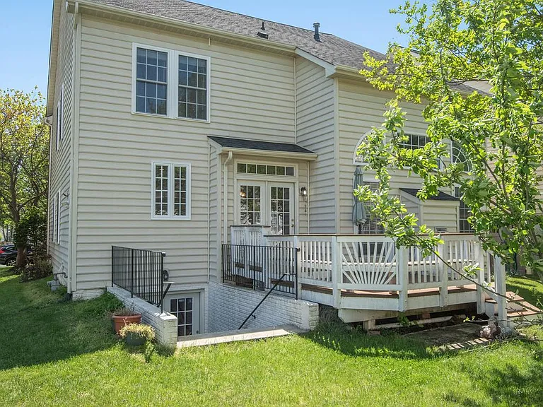 8416 Churchside Dr — Photo 29