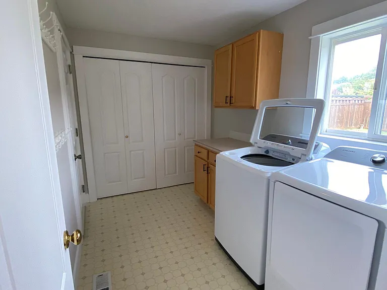 1834 Fort Ward Hill Rd NE — Photo 2