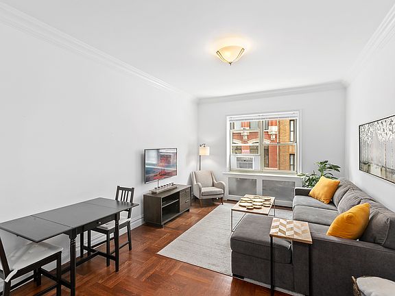4th image of 210 W 19th St APT 6C