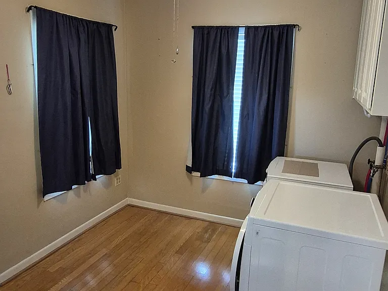 2485 Baylor Ave — Photo 16