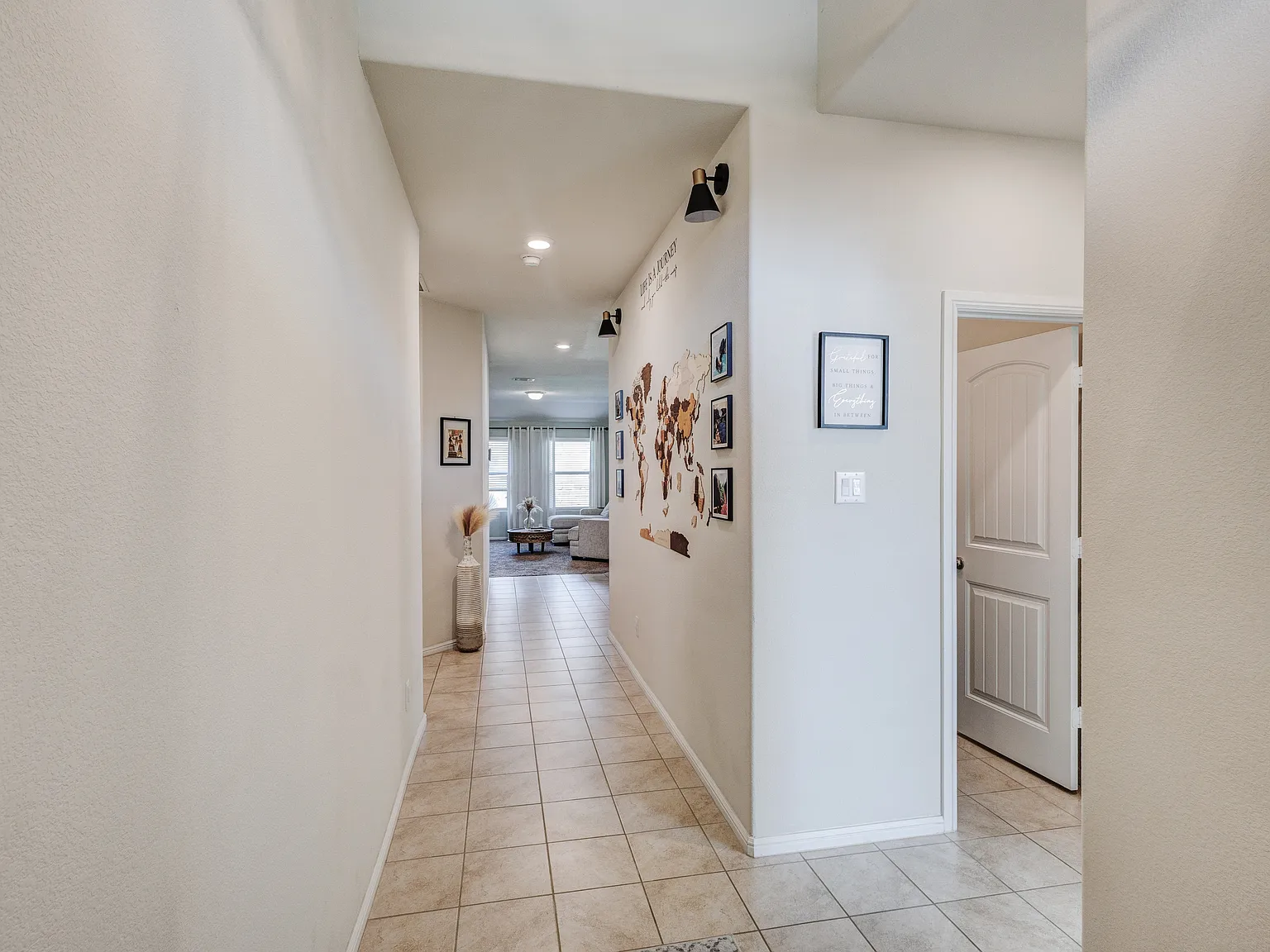 4 bed, 1565 sqft, $2,350 — Photo 3