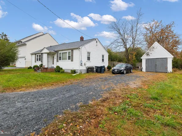 4111 Henson Ln, Temple Hills, MD 20748