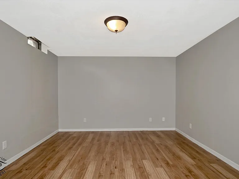 30W150 Foxboro Ct — Photo 31