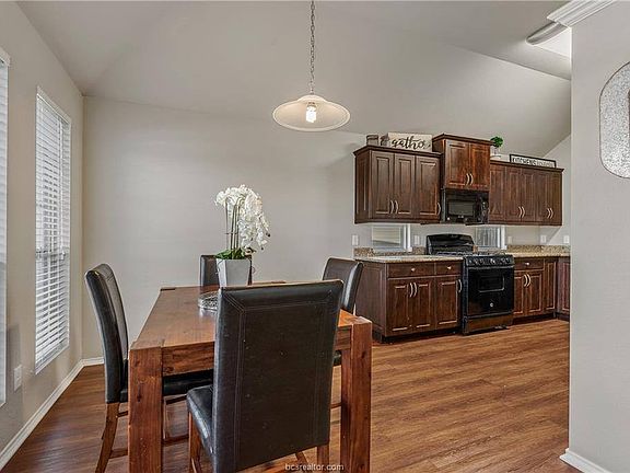 5th image of 15305 Carriker Ct