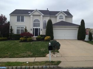 18 Waterview Dr, Sicklerville, NJ 08081