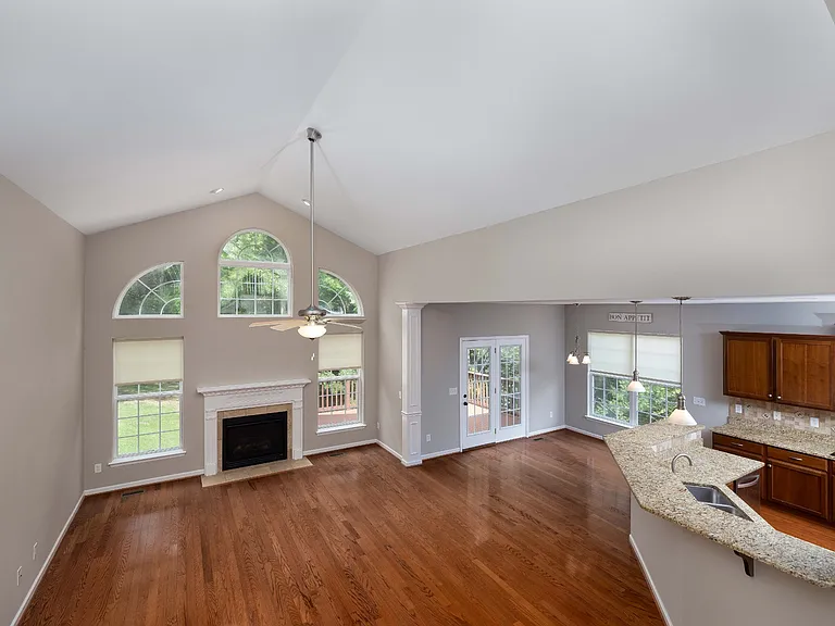1204 Beech Hollow Dr — Photo 14