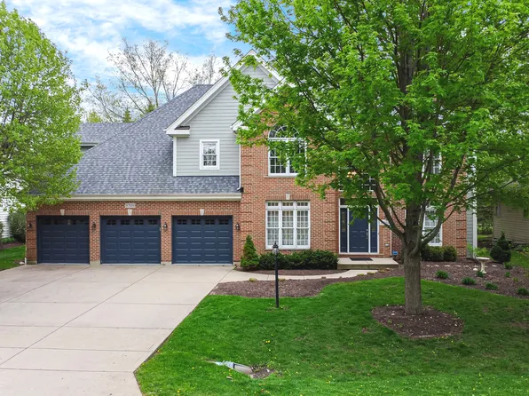 8709 Shade Tree Cir, Crystal Lake, IL 60014