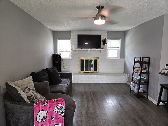 4th image of 209 Hawkins Ave