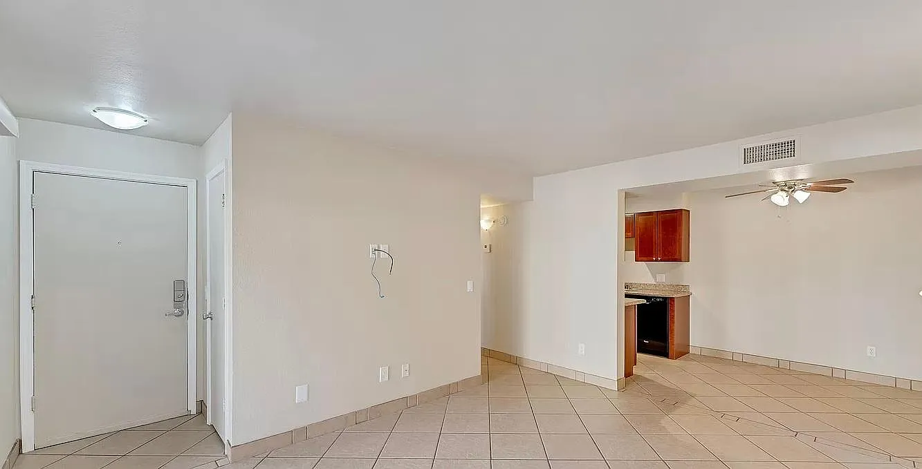 3 bed, 1003 sqft, $1,400 — Photo 4