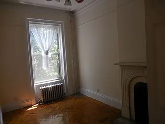 Rented by Aimee Grodanz, LREB