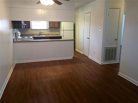 3rd image of 712 Carrollton Ave APT C