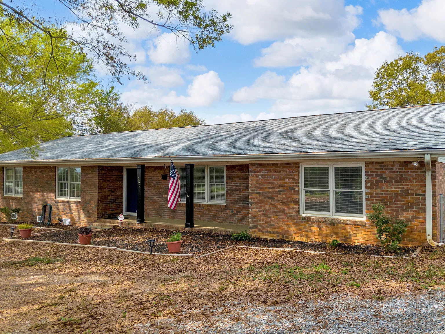 450 Clarks Creek Rd N — Photo 3