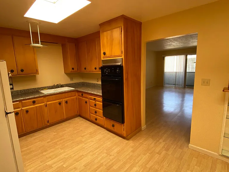 407 Cornell Ave #12 — Photo 1