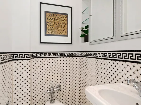 17 West 54th Street 5F image 10 of 11