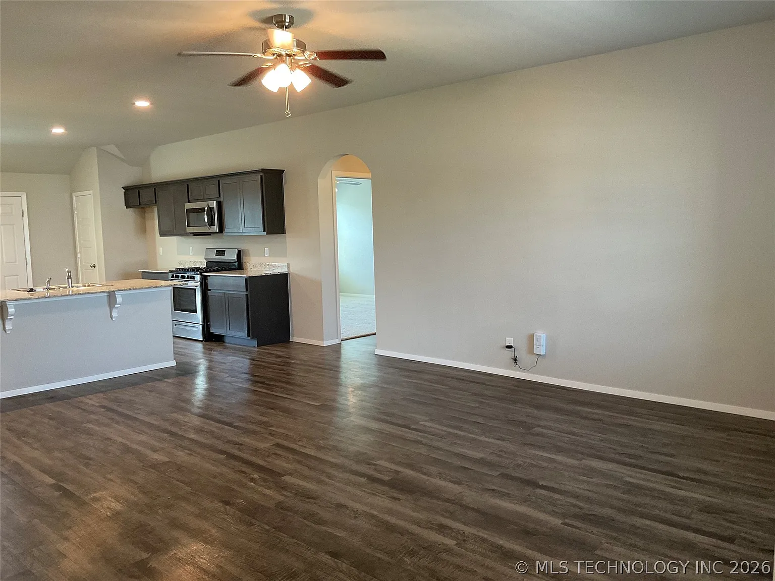 4 bed, 2.0 bath, 1700 sqft, $1,895 — Photo 3