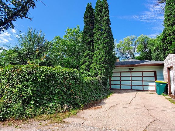 2nd image of 420 2nd Ave W
