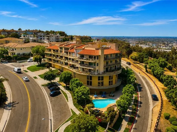2700 E Panorama Dr APT 208, Signal Hill, CA 90755