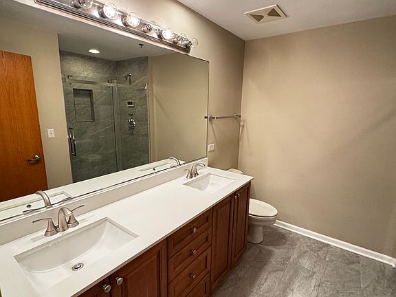 5th image of 1250 S Michigan Ave #410