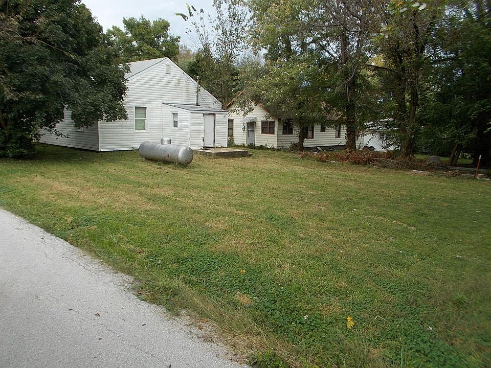 2nd image of 826 N Locust St
